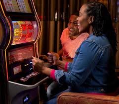 Pengguna istanaimpian2 menjelajahi pilihan slot online dan live casino setelah mendaftar